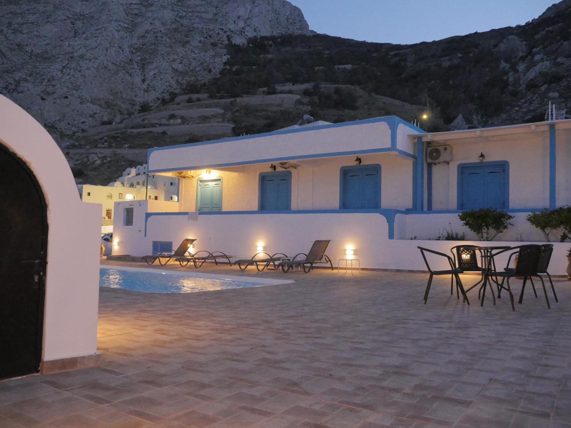 Ancient Thera Apartments Kamari  Bagian luar foto